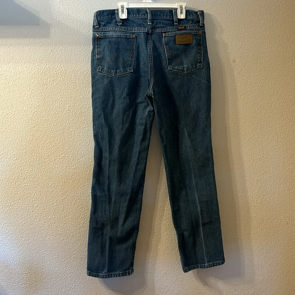 Wrangler straight leg medium wash jeans size 34X31